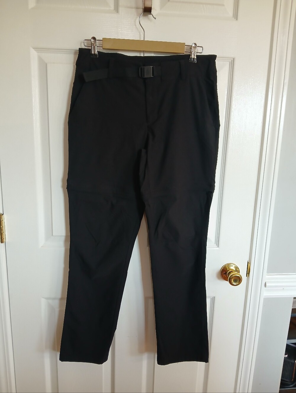 The North Face Black Womens Cargo Pants with Integrated Belt Zip Off Hiking